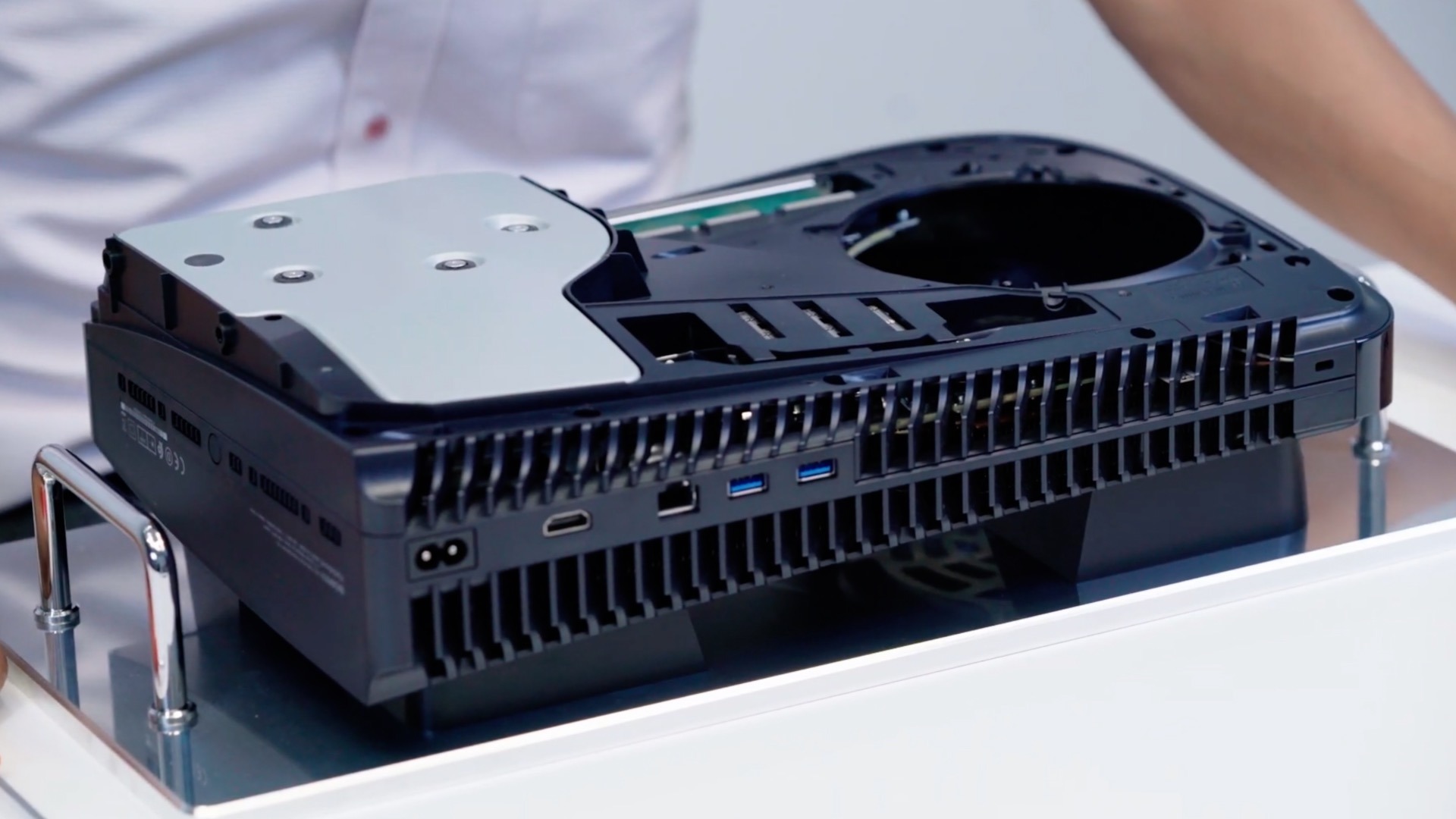 PlayStation-5-teardown-1