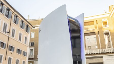 Una PS5 gigante a Roma