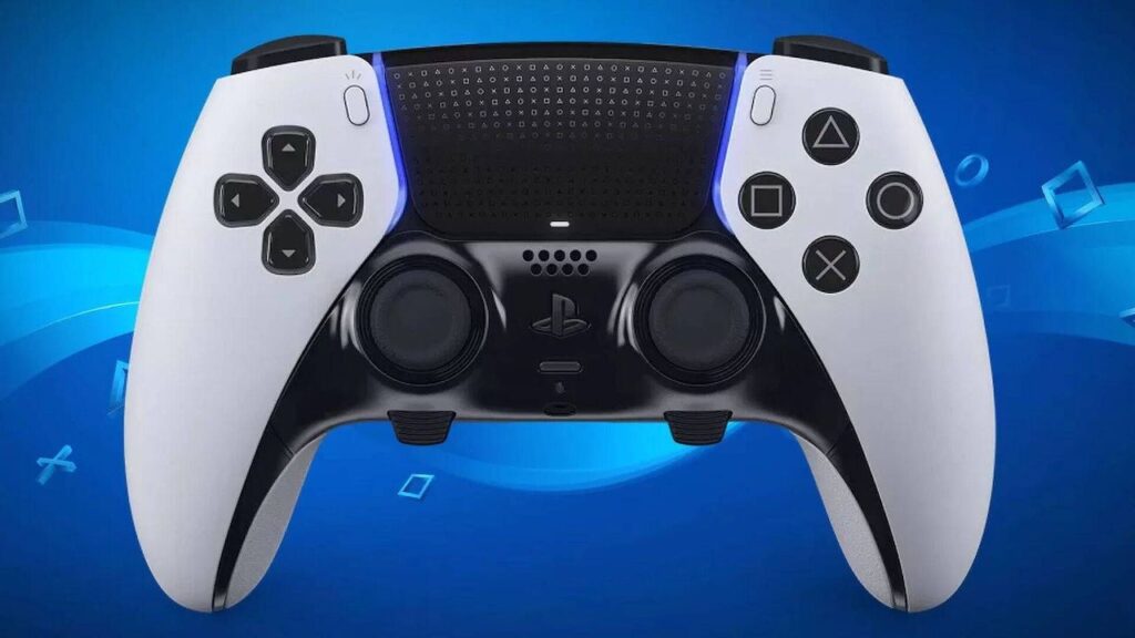 DualSense Edge in primo piano con sfondo blu di PlayStation