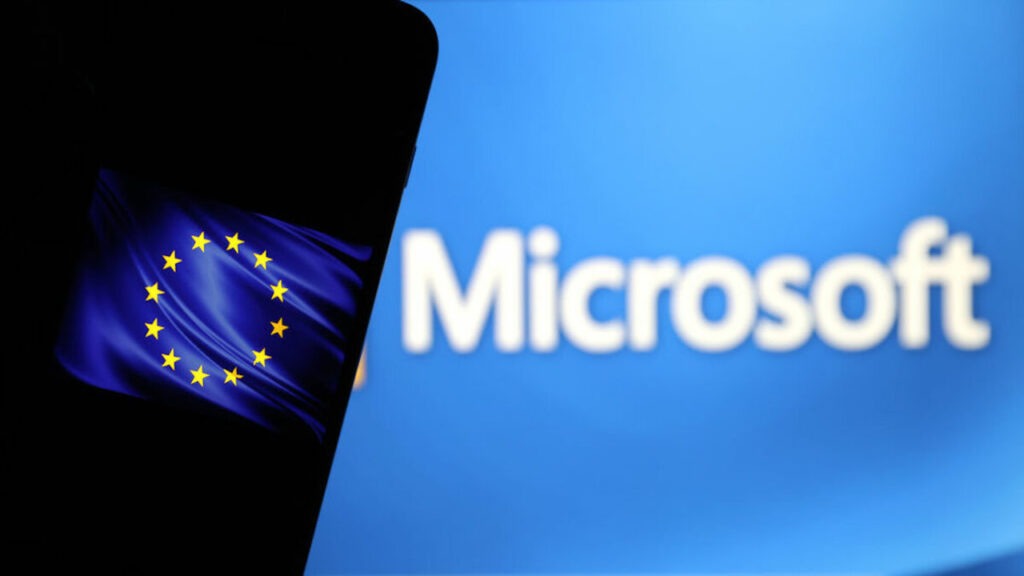 La bandiera dell'Europa con il logo di Microsoft a sinistra