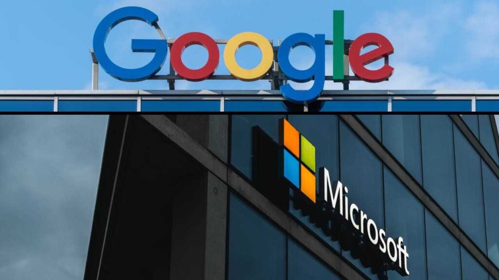 Il logo di Google e quello di Microsoft