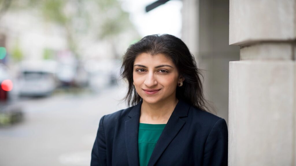 Lina Khan della FTC in primo piano