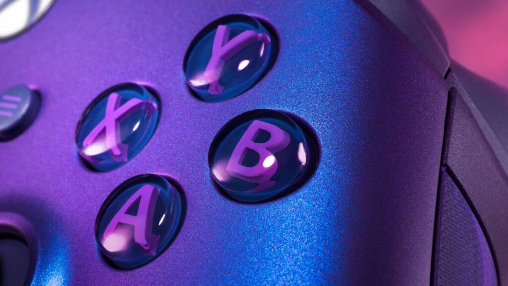 La parte laterale del controller Xbox