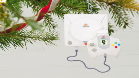 SEGA Dreamcast diventa una decorazione per l’albero di Natale Sega Dreamcast decorazione natalizia