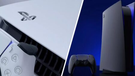 PS5 ha riacceso l’amore per i videogiochi in alcuni utenti Una PS5 in verticale con la fianco una PlayStation 5 in orizzontale