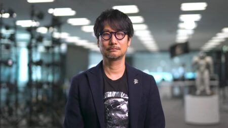 Hideo Kojima in primo piano