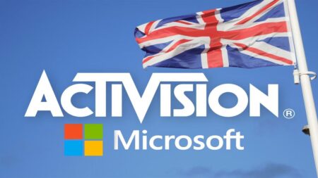 Il logo di Microsoft ed Activision Blizzard con in alto la bandiera del Regno Unito