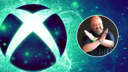 Il logo dell'Xbox Games Showcase con al fianco Aaron Greenberg
