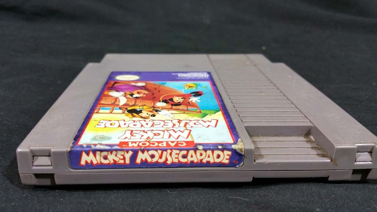 La cartuccia Nintendo del gioco Mickey Mousecapade