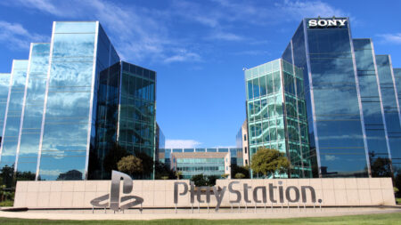 Sony, 100 persone in cooperativa locale tramite un nuovo brevetto Sony Interactive Entertainment