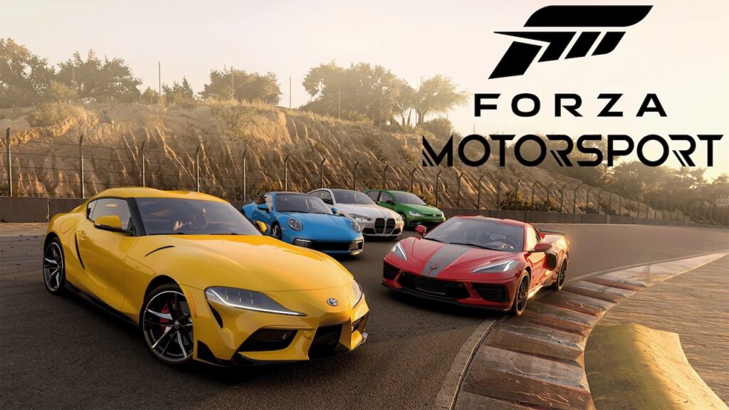 Tre auto di Forza Motorsport su una pista