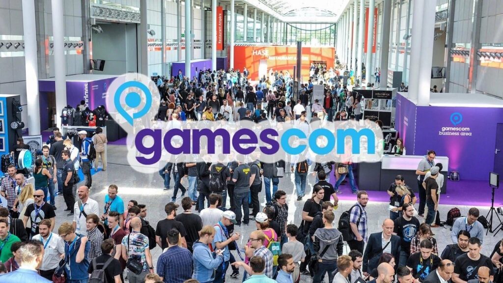 Tanti visitatori con il logo della Gamescom