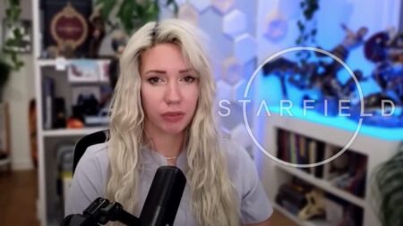 Starfield: continuano le minacce ad Alanah Pearce, “colpevole” di aver giocato al gioco Bethesda Alanah Pearce con al fianco il logo di Starfield