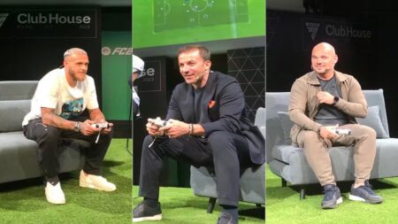 Alcuni calciatori che giocano ad EA Sports FC 24 all'evento di Milano