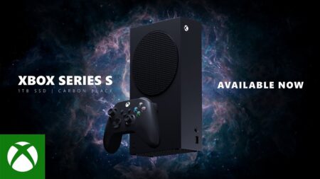 Xbox Series S 1TB in Carbon Black è disponibile in Italia Una Xbox Series S 1T in Carbon Black in verticale