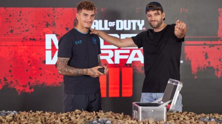 Di Lorenz del Napoli con sullo sfondo il logo di Call of Duty: Modern Warfare 3