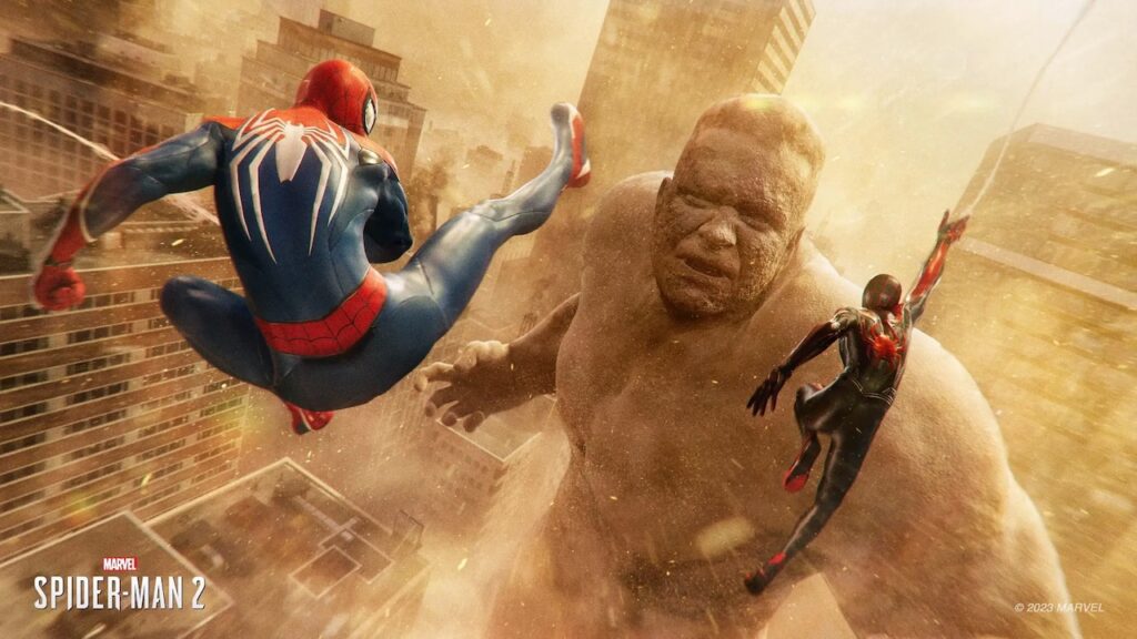 Due Spider-Man di Marvel's Spider-Man 2 mentre volano verso Sandman