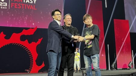 Phil Spencer di Microsoft in compagnia di Naoki Yoshida di Square Enix