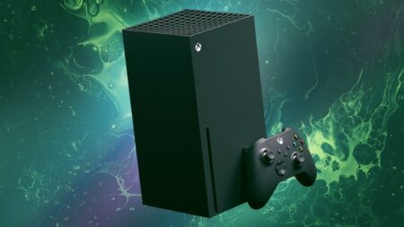 Una Xbox Series X su uno sfondo verde