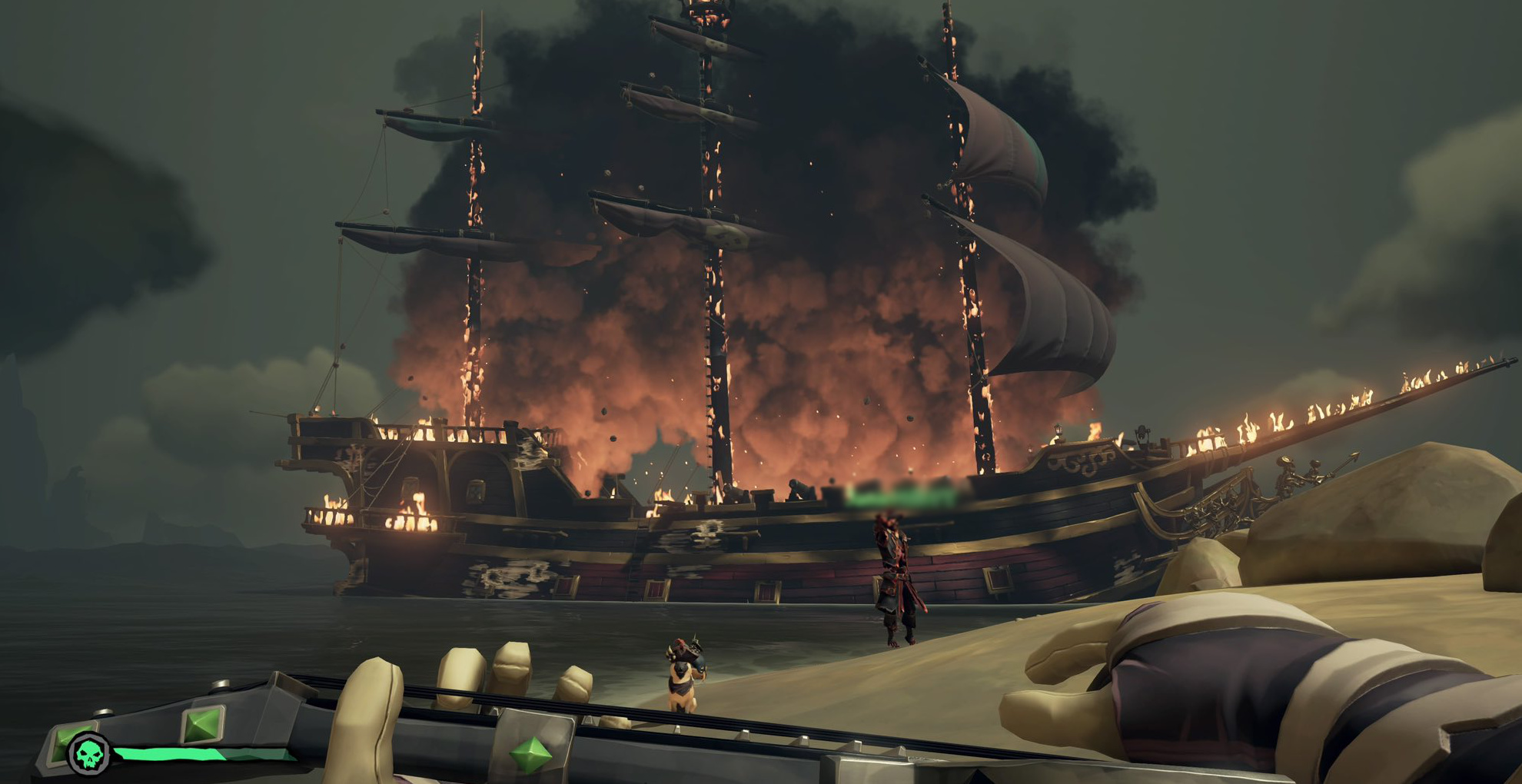 una nave in fiamme in Sea of Thieves