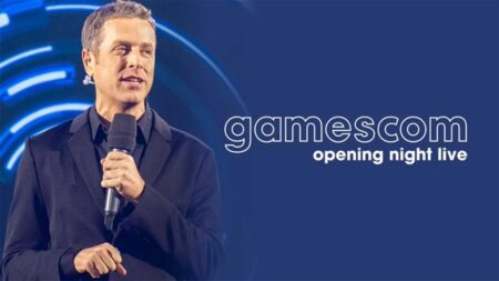 Geoff Keighley con il logo dell'Opening Night Live 2024