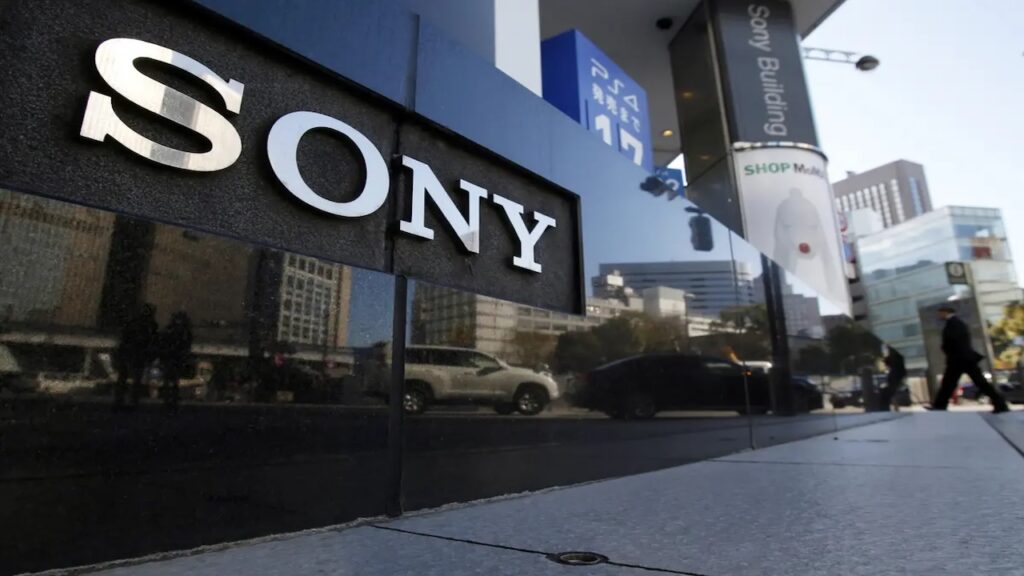 Il logo di Sony su un palazzo