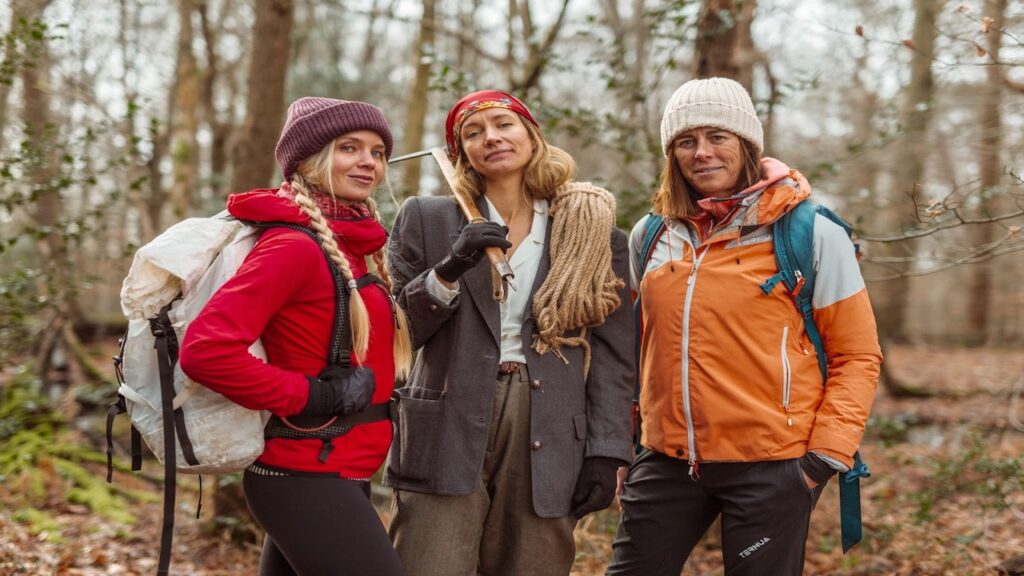 Dorothy Pilley nel documentario di OnePlus con altre due donne