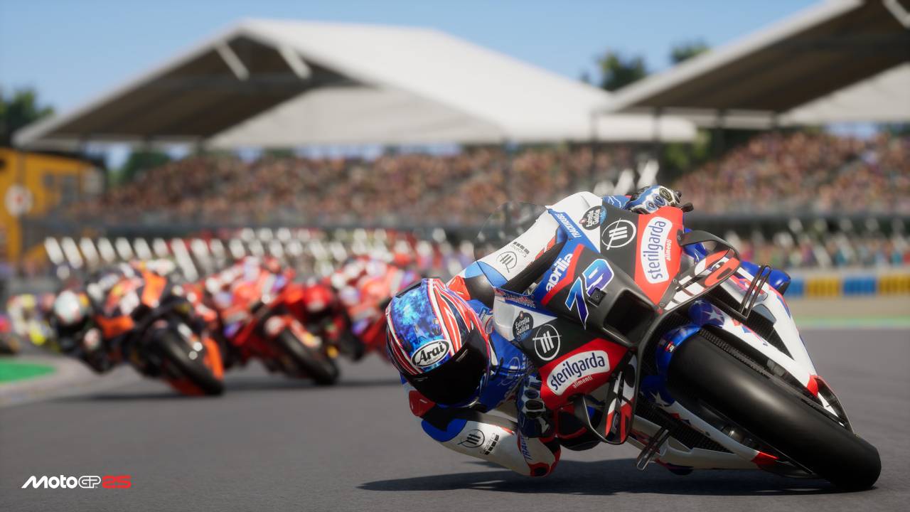 Grafica migliorata di MotoGP 25 con piloti in pista