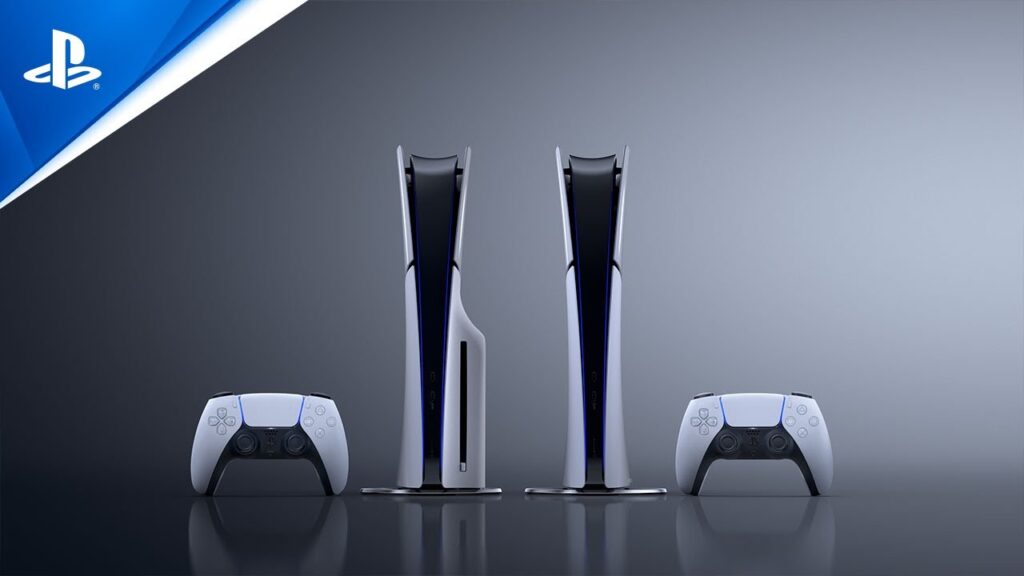 Una PS5 con lettore disco con al fianco una PS5 senza lettore disco