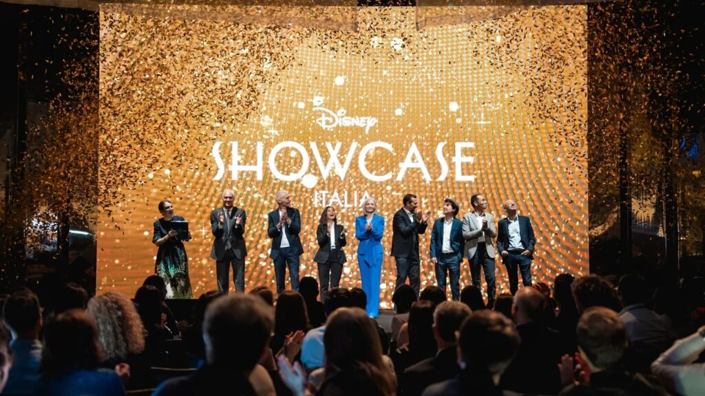 Alcuni rappresentanti di Disney sul palco del Disney Italia Showcase