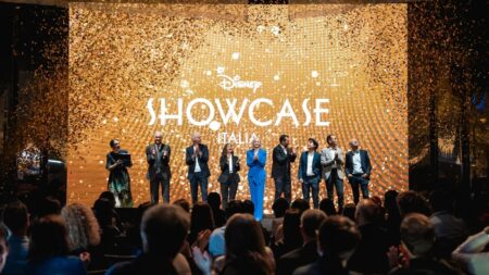 Alcuni rappresentanti di Disney sul palco del Disney Italia Showcase
