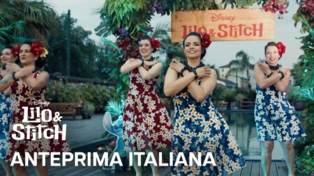 Alcune donne con il logo di Lilo & Stitch