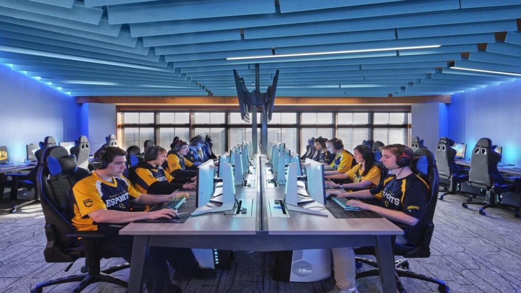 Un tavolo di University Esports