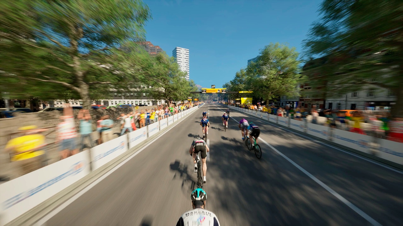 Sprint di ciclisti durante una corsa del Tour de France