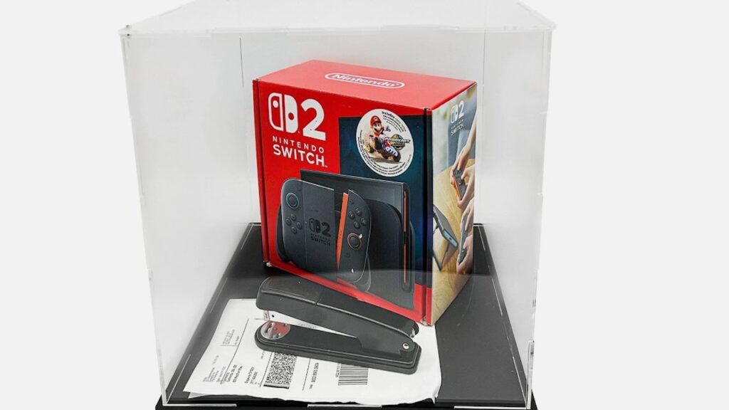 Un Nintendo Switch 2 chiuso in una teca