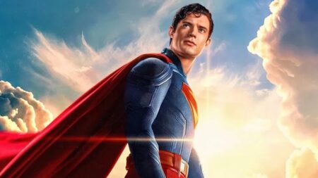 Superman nel cielo