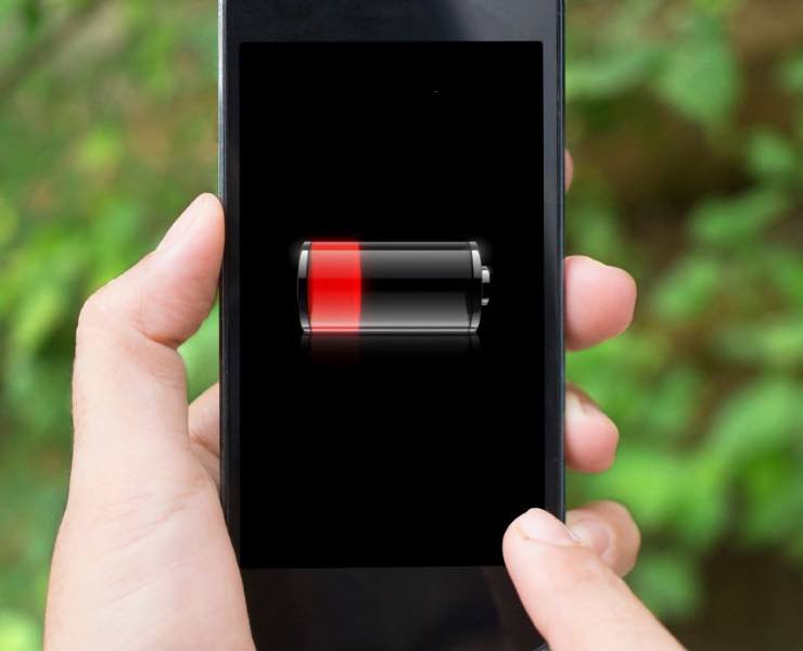 Batteria smartphone usa la modalità scura