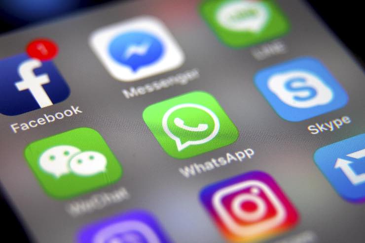 Curiosità WhatsApp si attiva con un doppio click