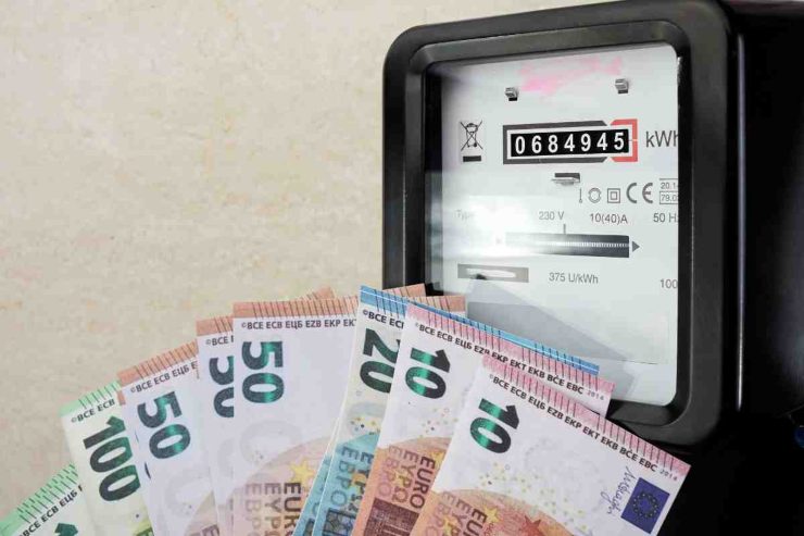 Contatore luce e soldi 