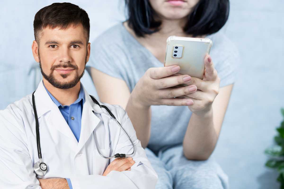 Non portare più il cellulare in bagno: la scoperta che preoccupa i medic