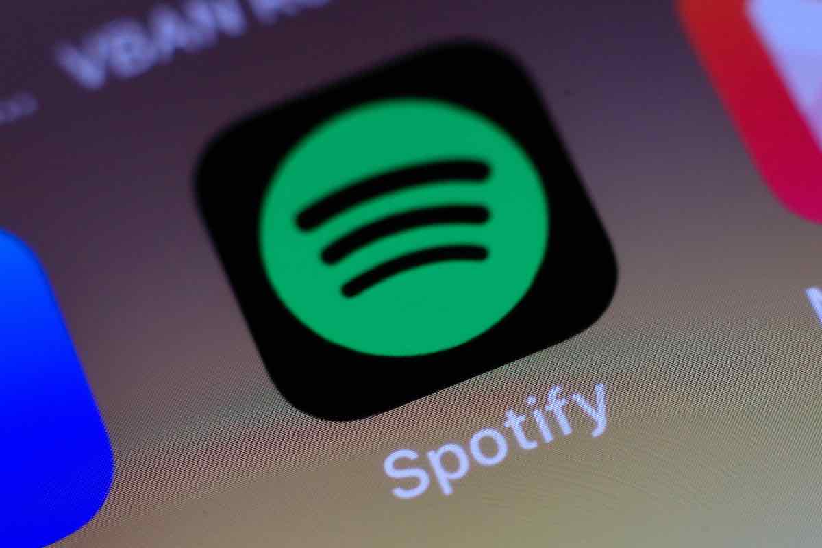 Spotify diventa quasi gratis