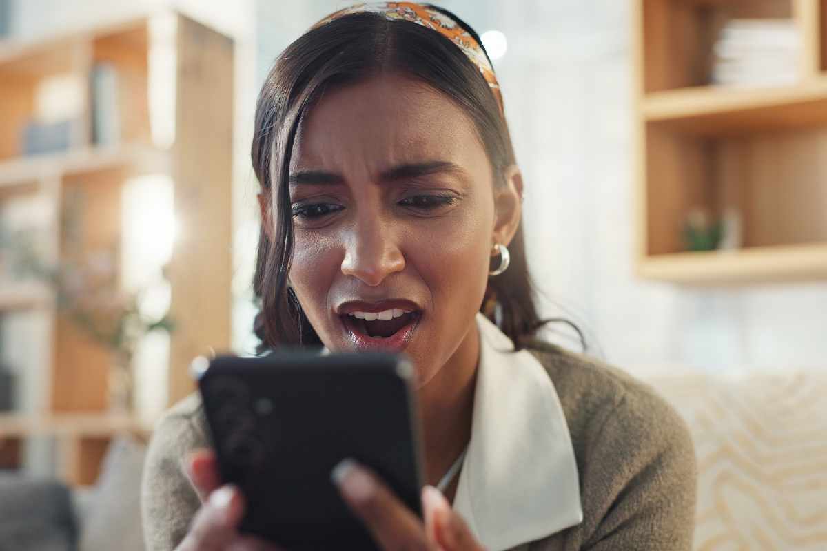 Ti rubano l’account in pochi secondi: il trucco (geniale) con la segreteria telefonica