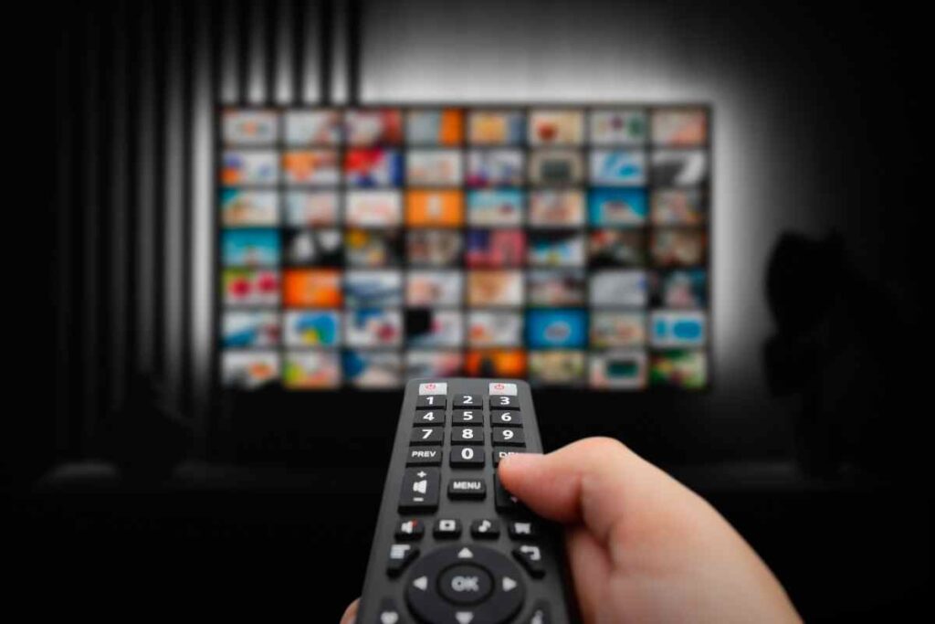 Accendere la televisione