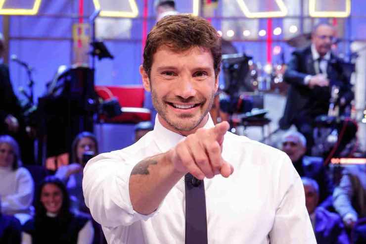 Stefano De Martino paga la RAI
