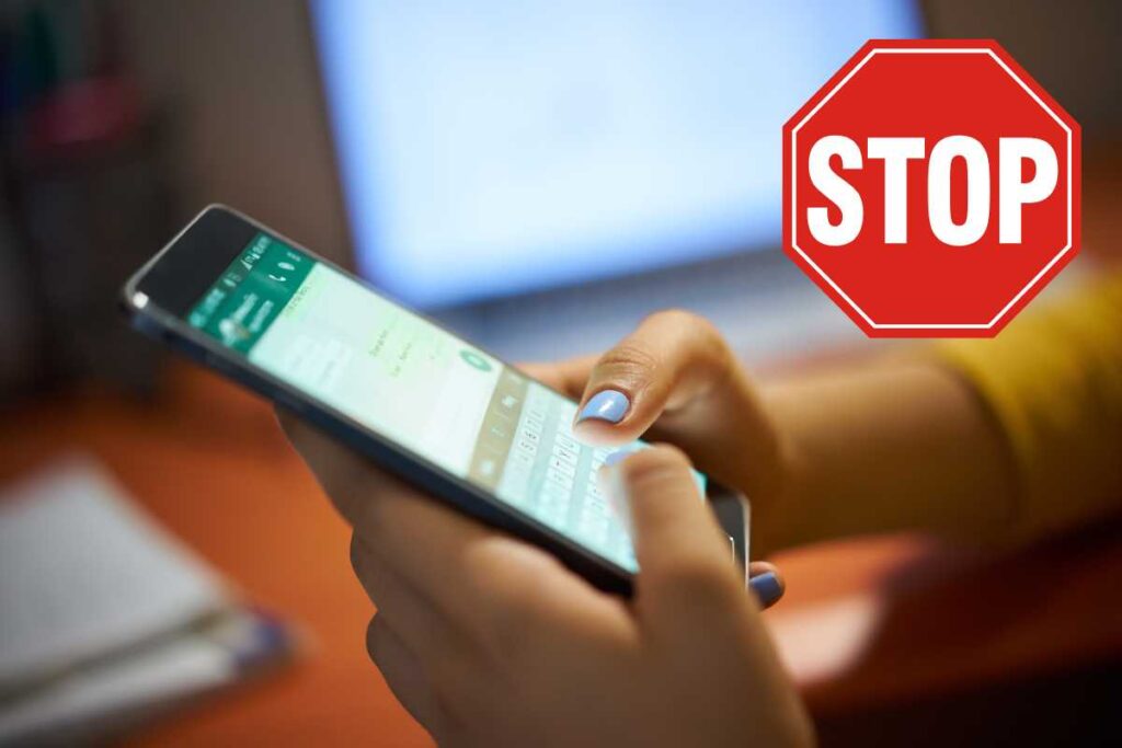 WhatsApp si ferma il 31 ottobre: controlla subito se il tuo smartphone è tra quelli bloccati Whastapp sullo smartphone