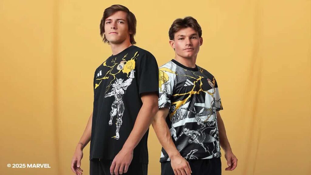 Adidas presenta la collezione dedicata a Marvel, Real Madrid CF e All Blacks Due modelli con le magliette della collaborazione tra Adidas e Marvel e Real Madrid ed All Blacks