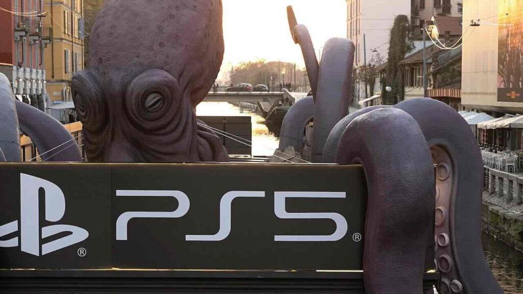Il logo di PS5 con un polpo per la campagna It Happens on PS5