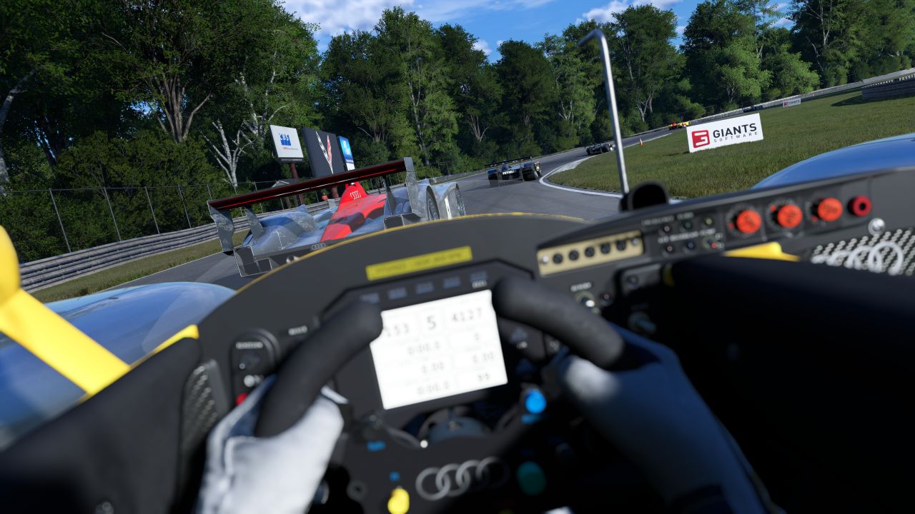 Visuale in prima persona di Project Motor Racing alla guida di una Audi LMP sul circuito di Lime Rock