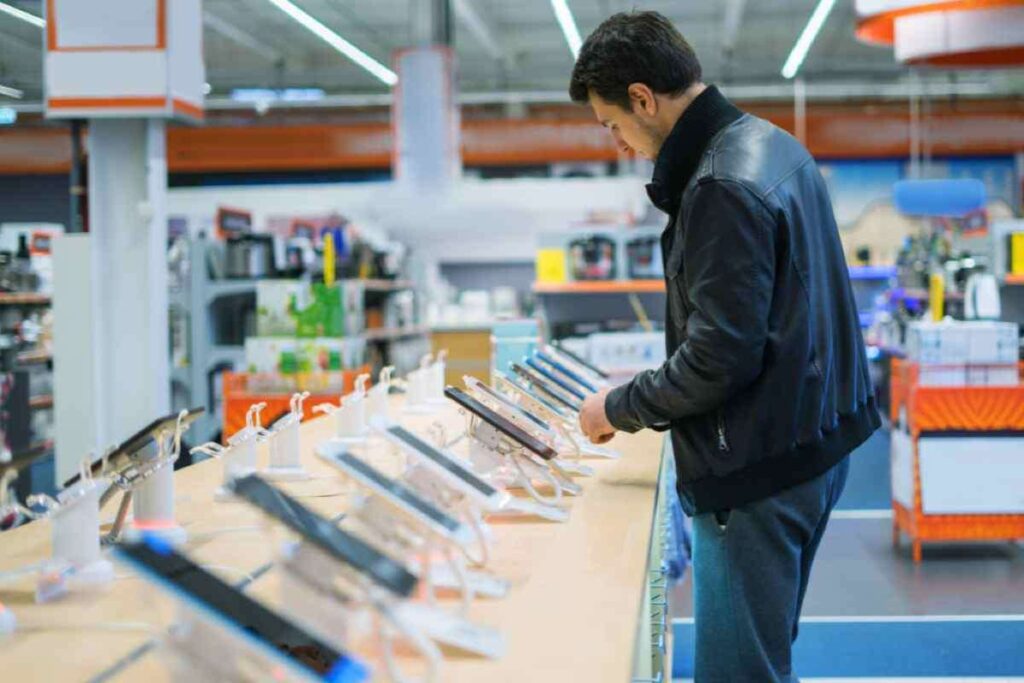 Design che si trasforma e batteria infinita: lo smartphone che sta facendo impazzire tutti Negozio smartphone