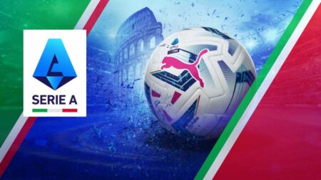 Un pallone ed il logo della Serie A